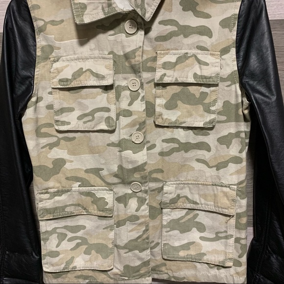 Youth Camouflage Utility Jacket - Picture 3 of 5